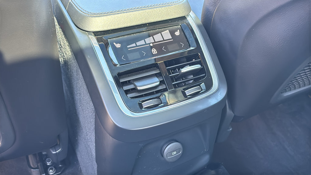 Certified 2025 Volvo XC90 T8 Plus w/ Protection Package AWD/4WD image 9