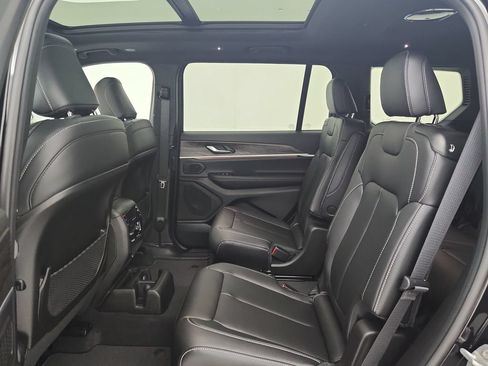 New 2026 Jeep Grand Cherokee L Limited w/ Limited Altitude Package AWD/4WD image 30