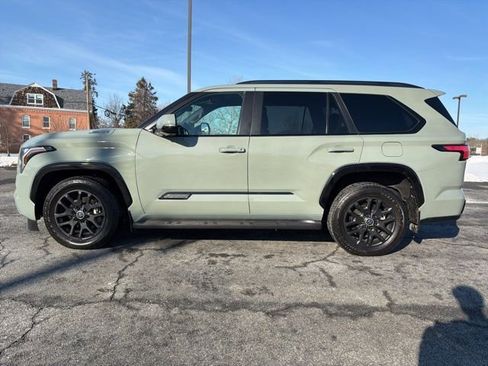 Used 2024 Toyota Sequoia Platinum image 5