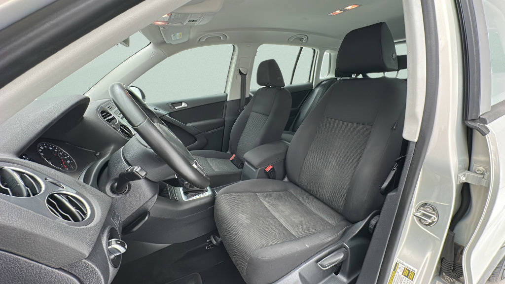 Used 2013 Volkswagen Tiguan S AWD/4WD image 13