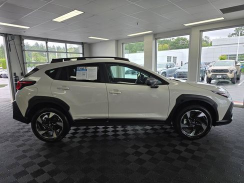 Used 2024 Subaru Crosstrek 2.5i Limited w/ Crosstrek Mirror Package AWD/4WD image 2