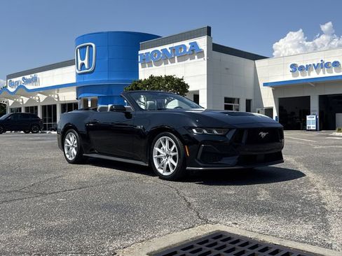 Used 2024 Ford Mustang GT Premium image 2