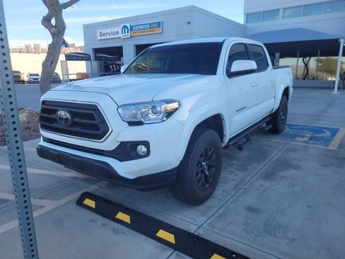 Used 2022 Toyota Tacoma SR5 image 3