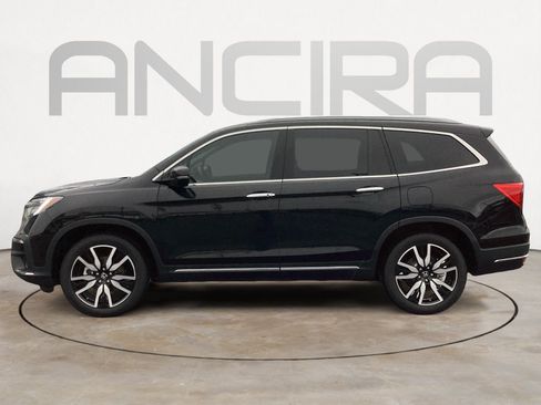 Used 2021 Honda Pilot Touring image 11