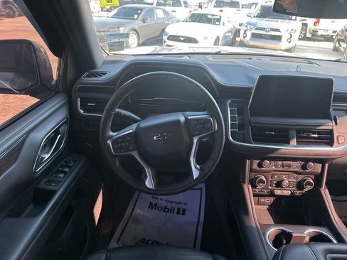 Certified 2024 Chevrolet Suburban Z71 w/ Luxury Package image 11