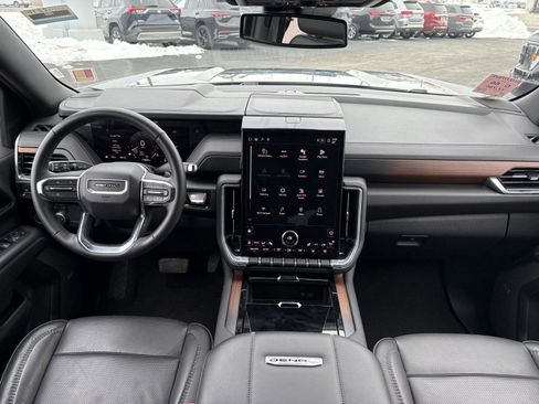Used 2025 GMC Yukon Denali image 13