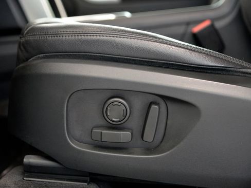Used 2019 Land Rover Discovery Sport SE AWD/4WD image 16