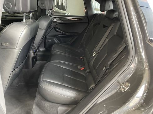 Used 2018 Porsche Macan S image 20