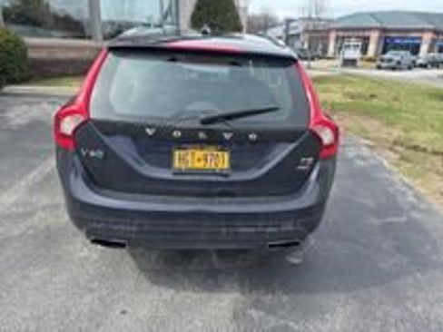 Used 2016 Volvo V60 T5 Premier image 10