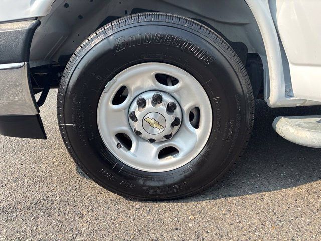 Used 2025 Chevrolet Express 2500 w/ Driver Convenience Package RWD image 11