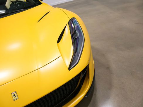 Used 2022 Ferrari 812 GTS image 7