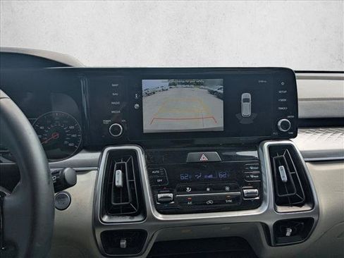 Used 2023 Kia Sorento S w/ Panoramic Sunroof Package FWD image 13