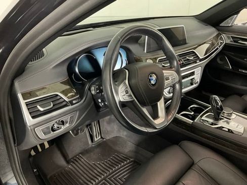 Used 2018 BMW 750i xDrive w/ Autobahn Package AWD/4WD image 19