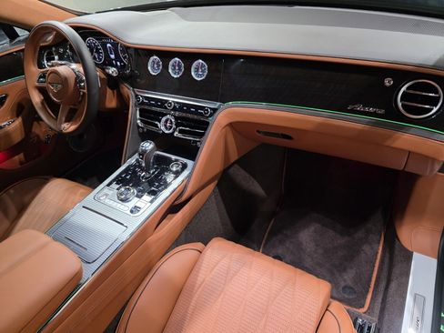 Used 2023 Bentley Flying Spur Azure image 26