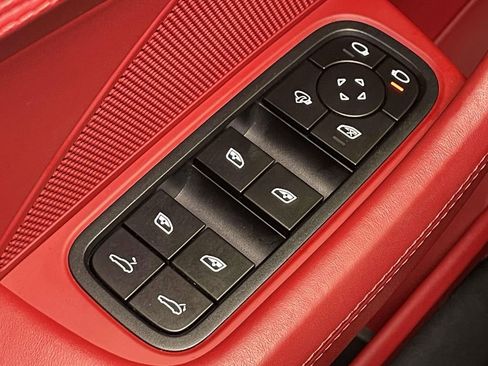 Used 2022 Porsche Panamera 4 Platinum Edition image 39