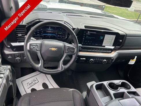 Used 2025 Chevrolet Silverado 2500 LT AWD/4WD image 27
