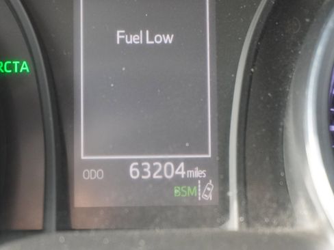 Used 2020 Toyota Camry SE w/ Sunroof Package image 24