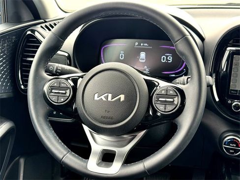 Used 2025 Kia Soul EX image 29