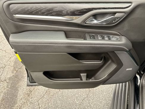 Used 2024 GMC Yukon XL Denali AWD/4WD image 15
