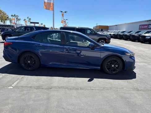 Used 2025 Toyota Camry SE FWD image 12