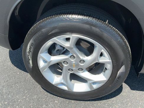 Used 2024 Chevrolet Trax LS w/ LS Convenience Package FWD image 5