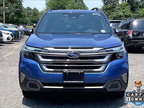 Certified 2025 Subaru Forester Limited AWD/4WD image 3