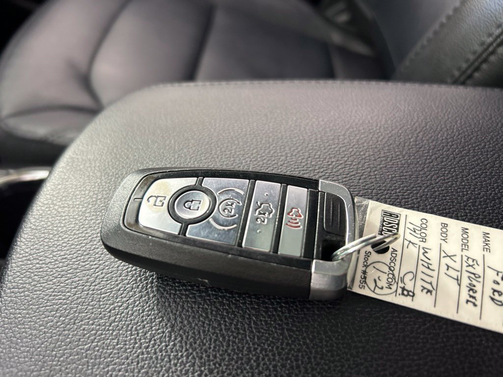 Used 2018 Ford Explorer XLT w/ Equipment Group 202A AWD/4WD image 20