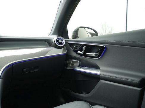 Certified 2025 Mercedes-Benz GLC 300 4MATIC image 22