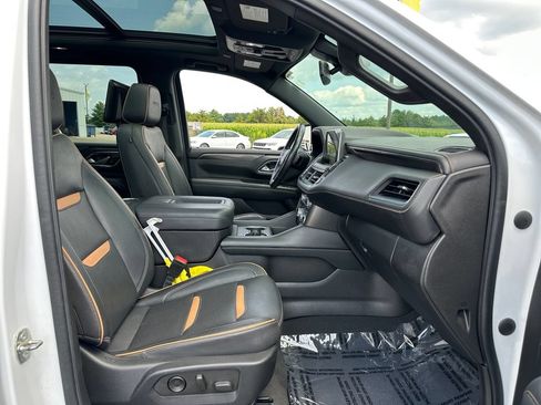 Used 2022 GMC Yukon XL AT4 w/ AT4 Premium Plus Package AWD/4WD image 43