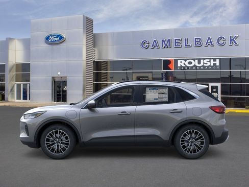 New 2026 Ford Escape SE FWD image 3