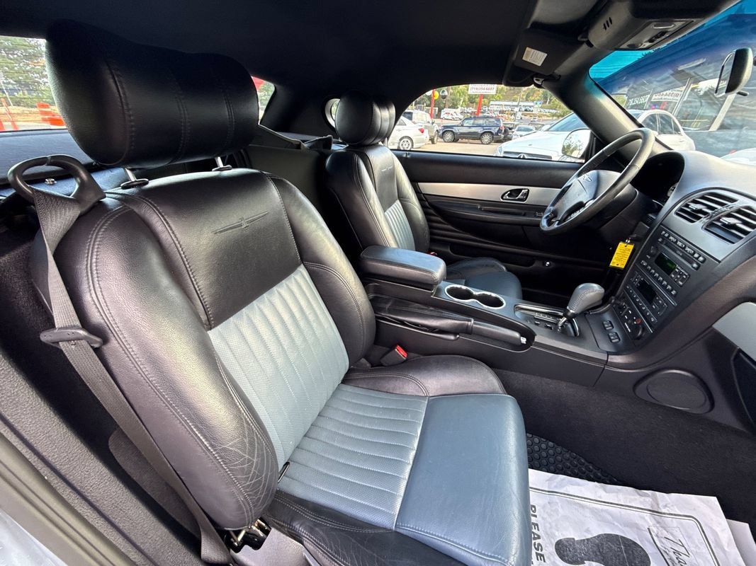 Used 2005 Ford Thunderbird RWD image 8