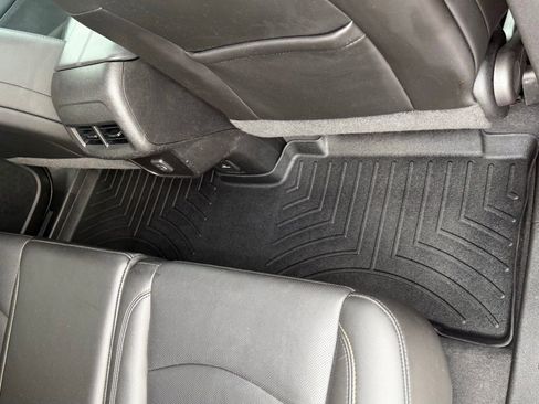 Used 2019 Chevrolet Equinox Premier FWD image 24