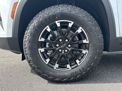 New 2026 Chevrolet Traverse Z71 w/ Enhanced Driving Package image 8