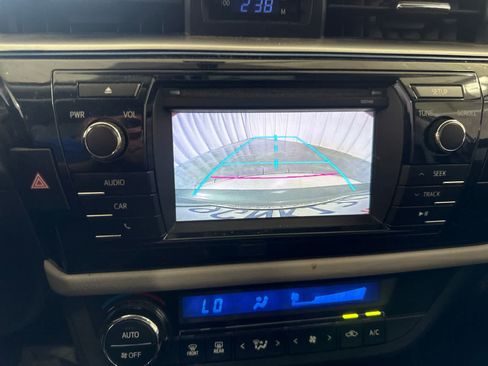 Used 2014 Toyota Corolla LE FWD image 27