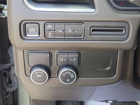 Used 2023 Chevrolet Tahoe LT RWD image 28