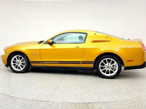 Used 2010 Ford Mustang Coupe RWD image 8