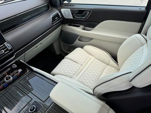 Used 2022 Lincoln Navigator Black Label AWD/4WD image 11