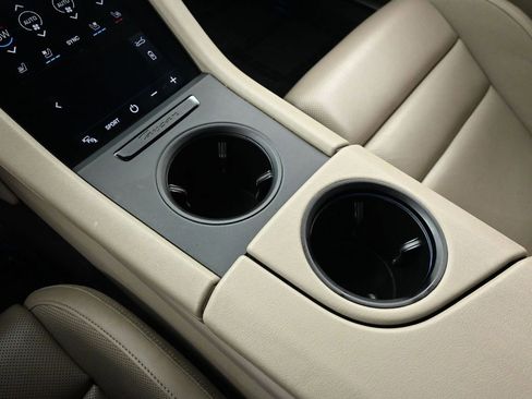 Used 2022 Porsche Taycan 4S image 44