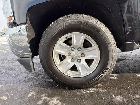 Used 2018 Chevrolet Silverado 1500 LT w/ All Star Edition image 12