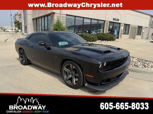Used 2022 Dodge Challenger SRT Hellcat Redeye image 1