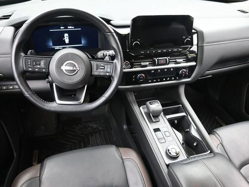 Used 2024 Nissan Pathfinder Platinum AWD/4WD image 12
