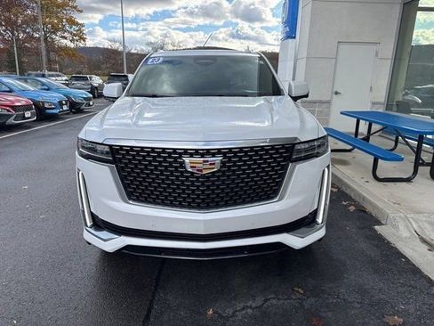 Used 2023 Cadillac Escalade Premium Luxury image 2