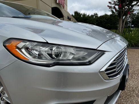 Used 2018 Ford Fusion S FWD image 2