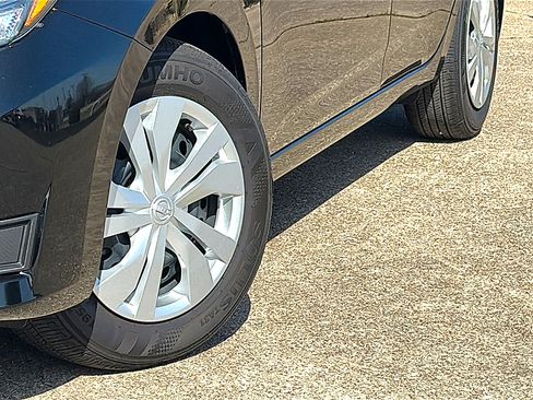 Certified 2025 Nissan Versa S w/ Trunk Package image 3