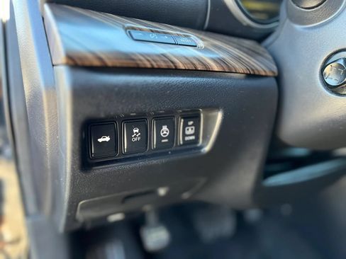 Used 2016 Nissan Maxima Platinum FWD image 19