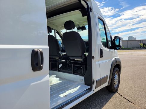 Used 2025 RAM ProMaster 3500 w/ Convenience Group FWD image 17