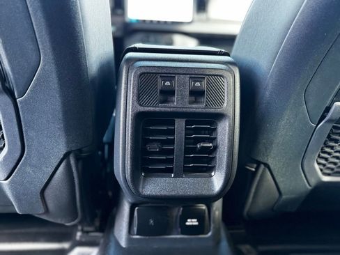 Used 2025 Ford Bronco Badlands image 6