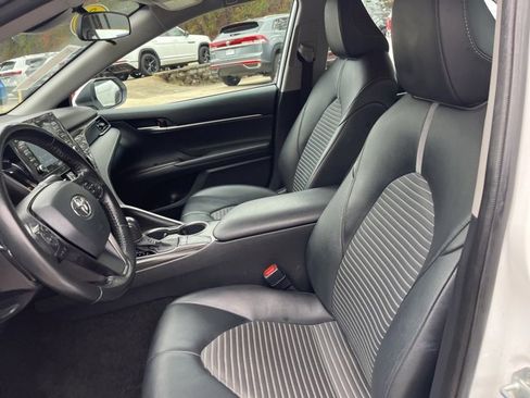 Used 2023 Toyota Camry SE image 8