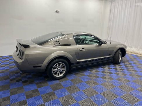 Used 2005 Ford Mustang Deluxe image 11