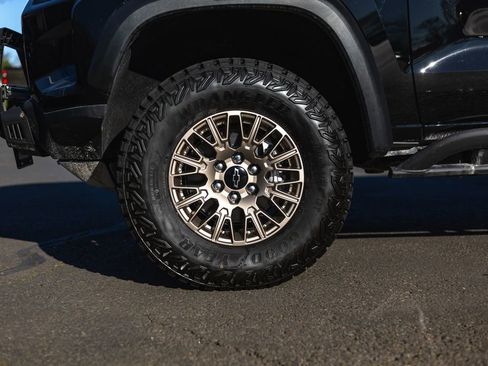 New 2026 Chevrolet Colorado ZR2 w/ Off-Road Front Bumper Package AWD/4WD image 16